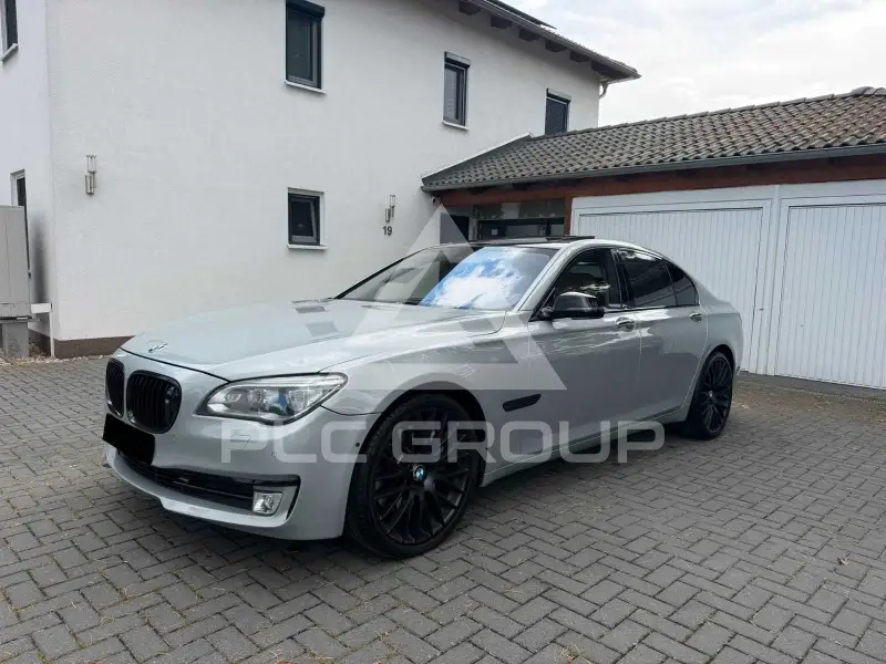 2012 BMW 750