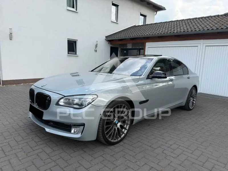 2012 BMW 750