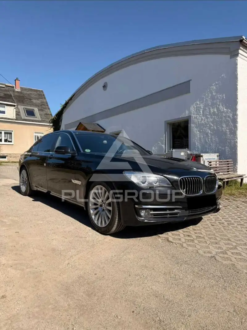 2012 BMW 750