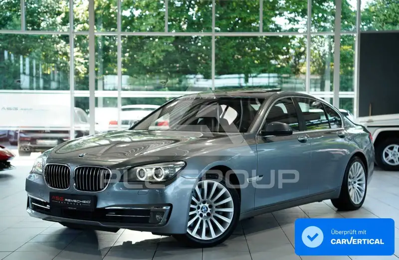2012 BMW 750