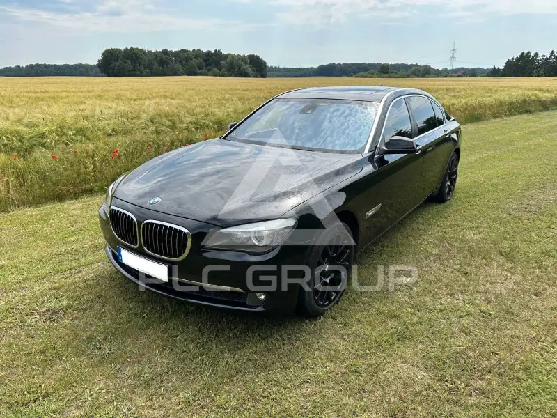 2012 BMW 750