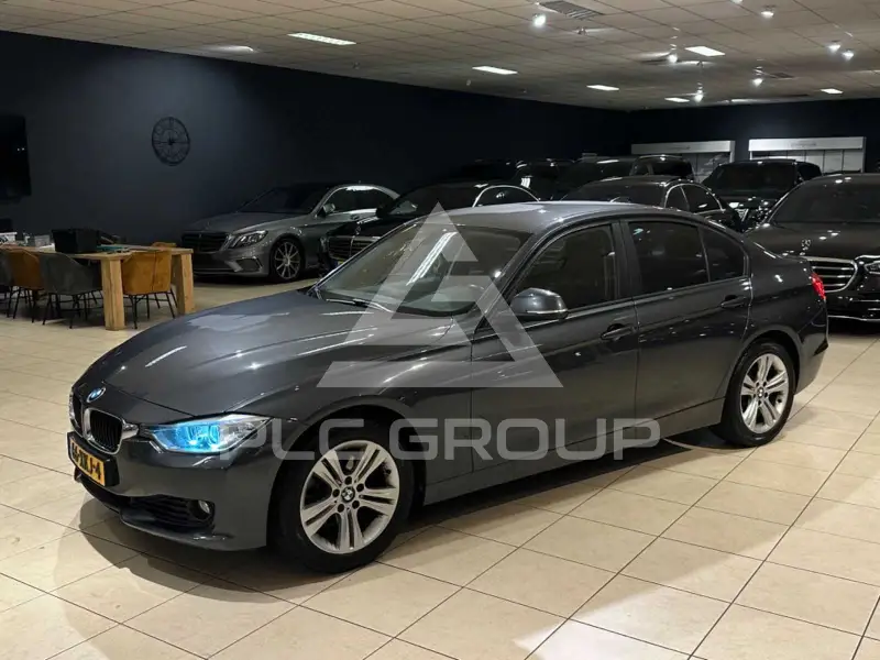 2012 BMW 320