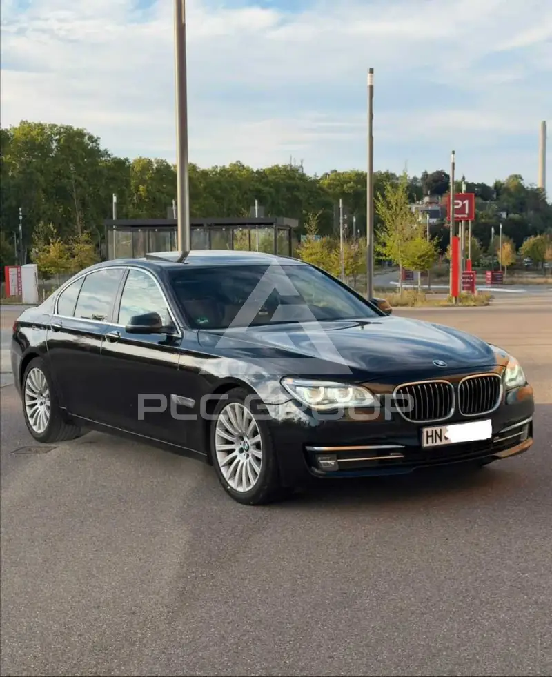 2012 BMW 730