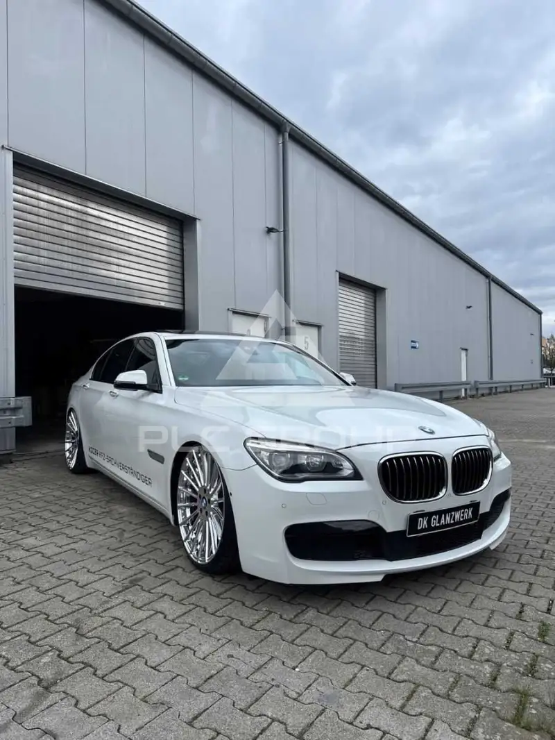 2012 BMW 730