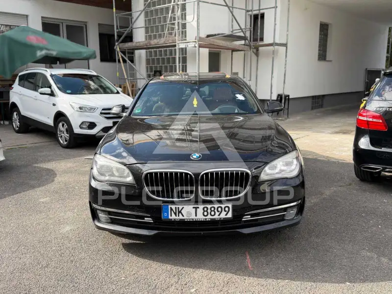 2012 BMW 730