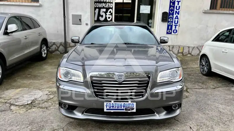 2012 Lancia Thema