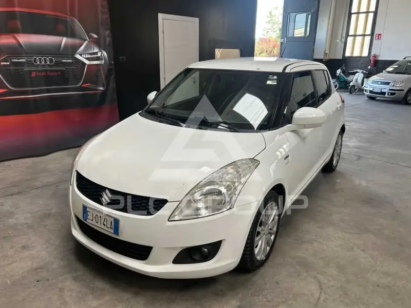 2012 Suzuki SWIFT