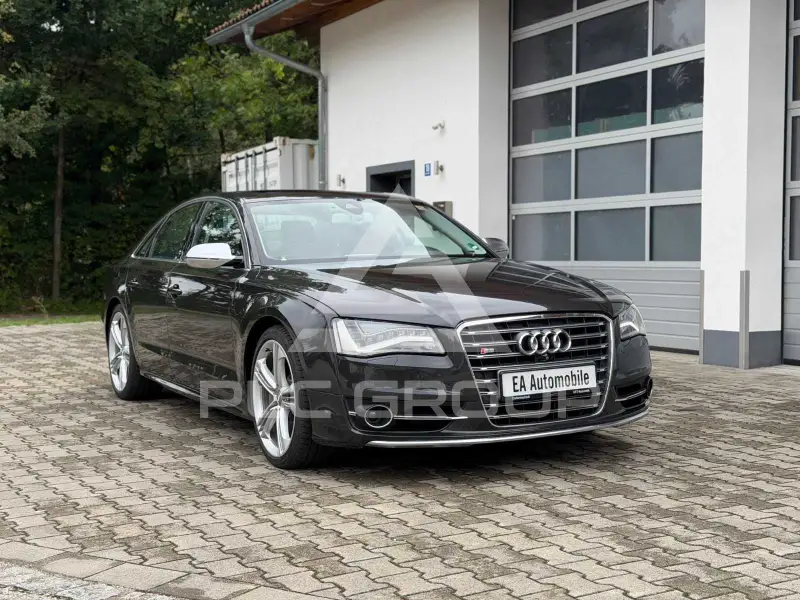 2012 Audi S8