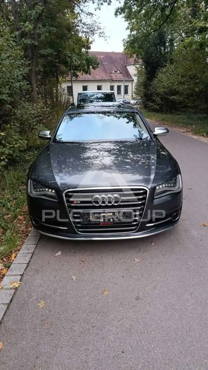 2012 Audi S8