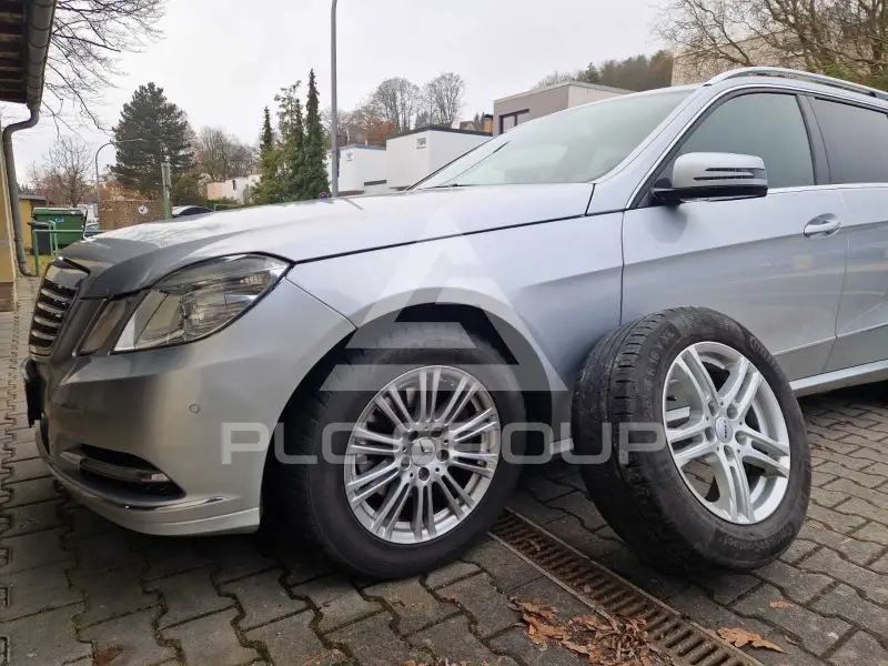 2012 Mercedes Benz E 220