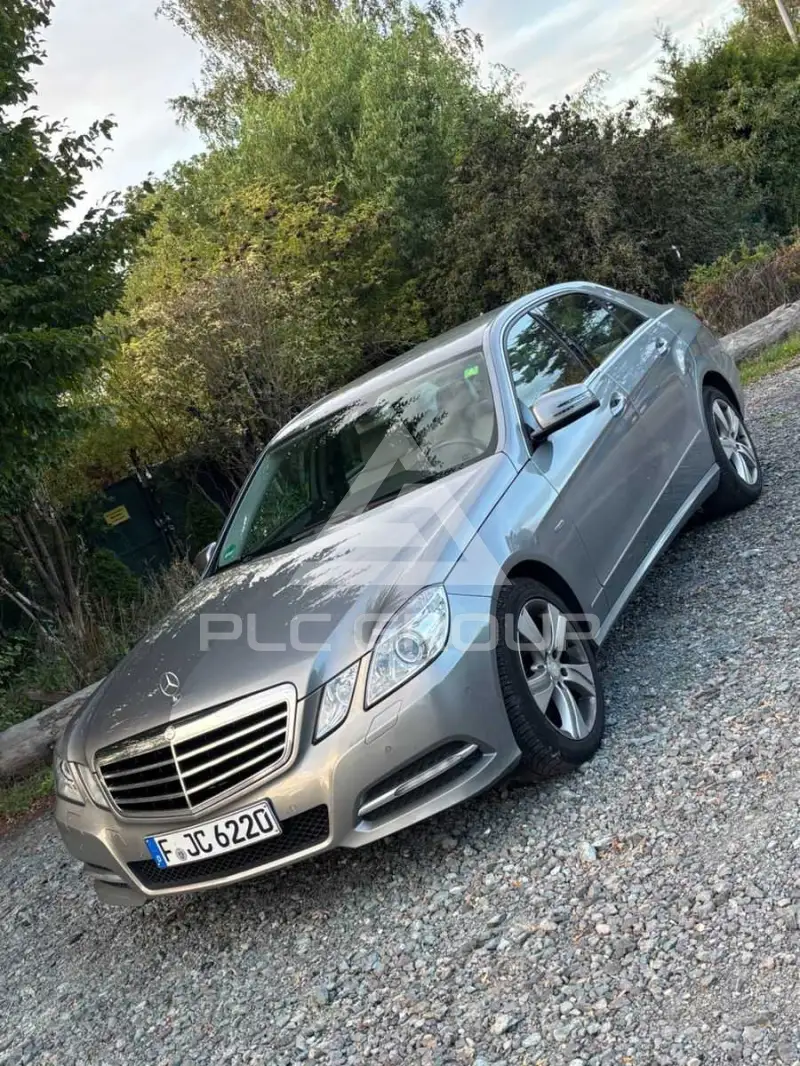 2012 Mercedes Benz E 220