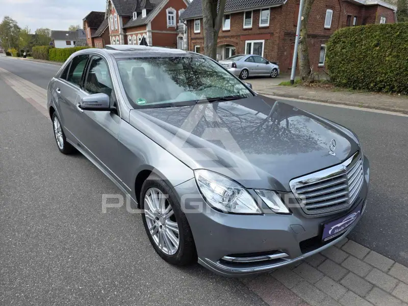 2012 Mercedes Benz E 220