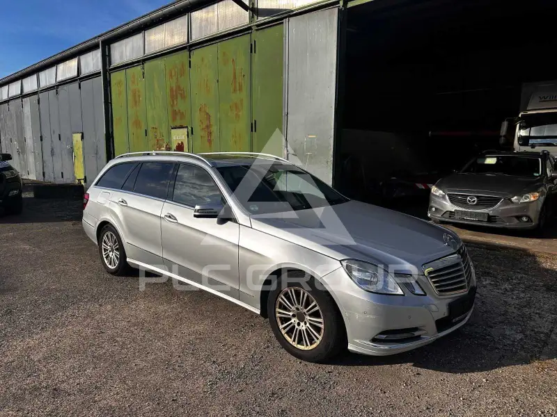 2012 Mercedes Benz E 220