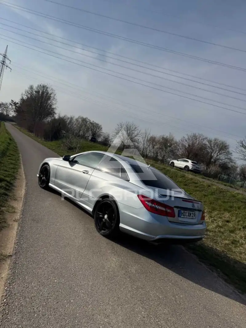 2012 Mercedes Benz E 220