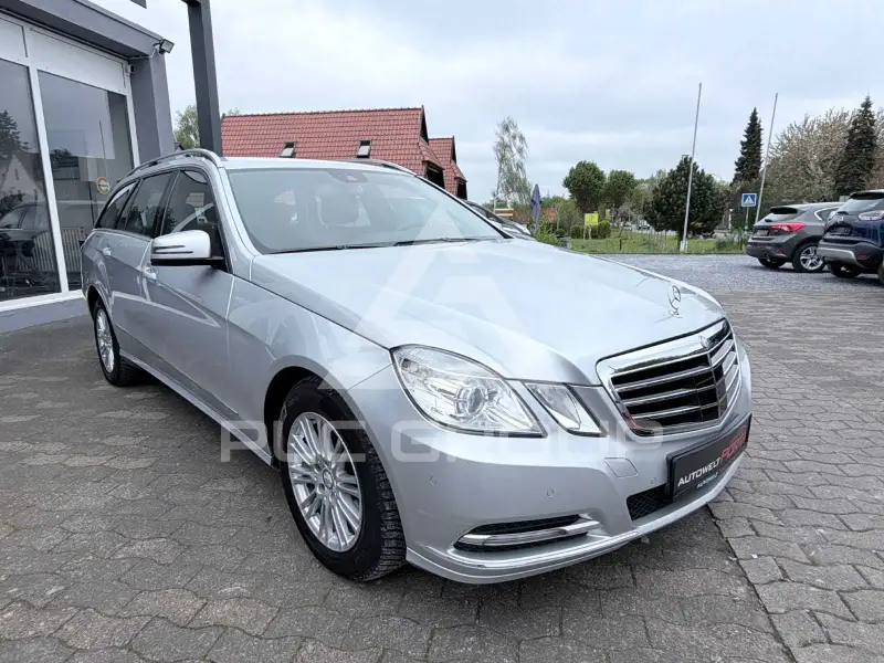 2012 Mercedes Benz E 220