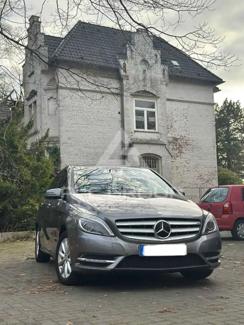 2012 Mercedes Benz B 180