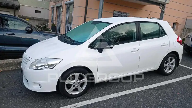 2012 Toyota AURIS