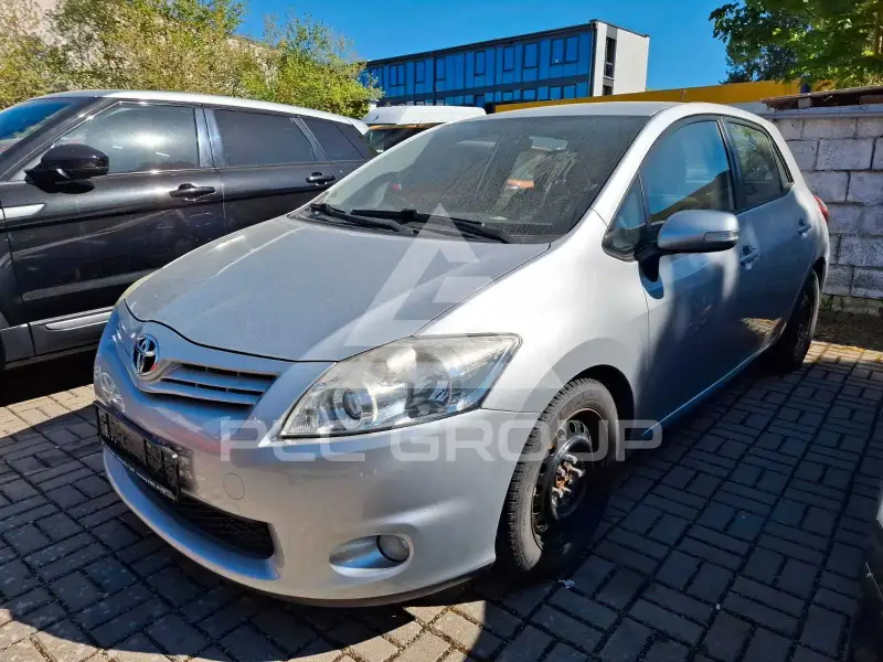 2012 Toyota AURIS