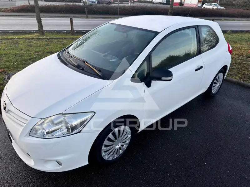 2012 Toyota AURIS