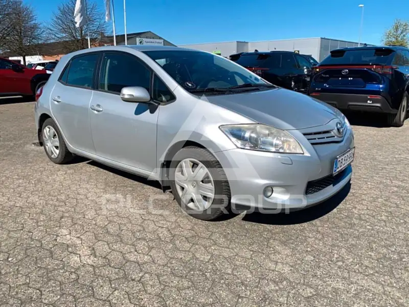 2012 Toyota AURIS