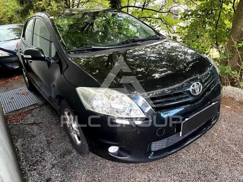 2012 Toyota AURIS