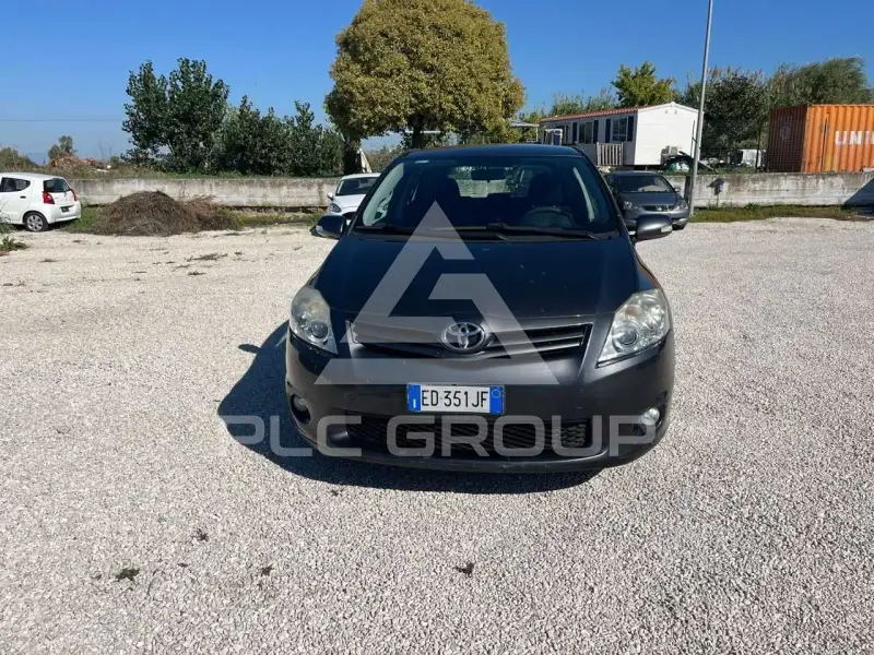 2012 Toyota AURIS