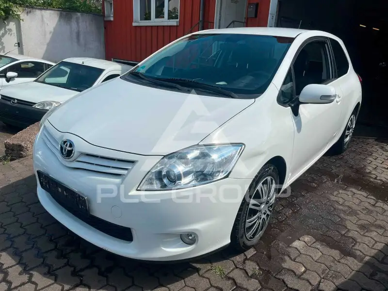 2012 Toyota AURIS