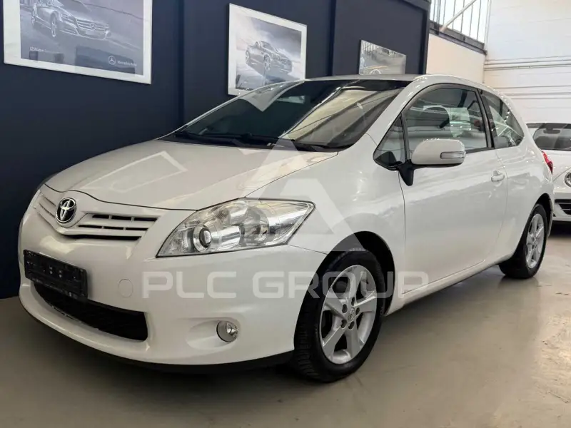 2012 Toyota AURIS