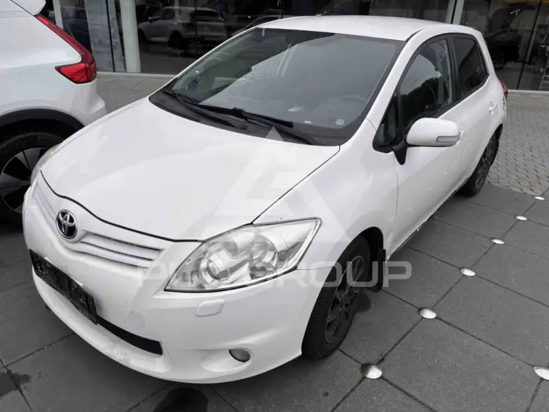 2012 Toyota AURIS