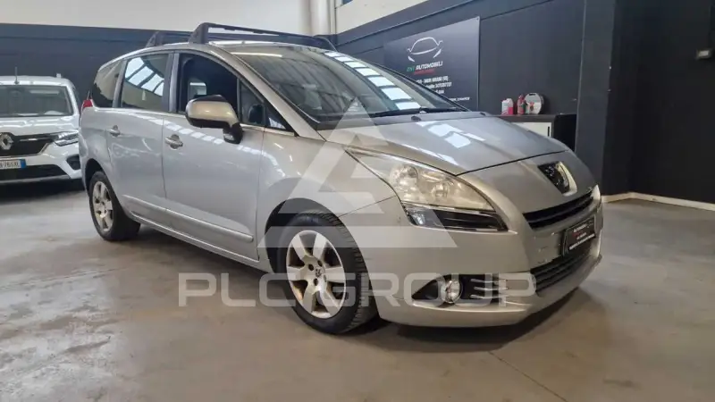 2012 Peugeot 5008