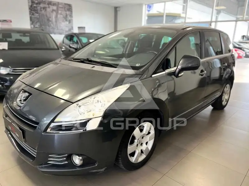 2012 Peugeot 5008
