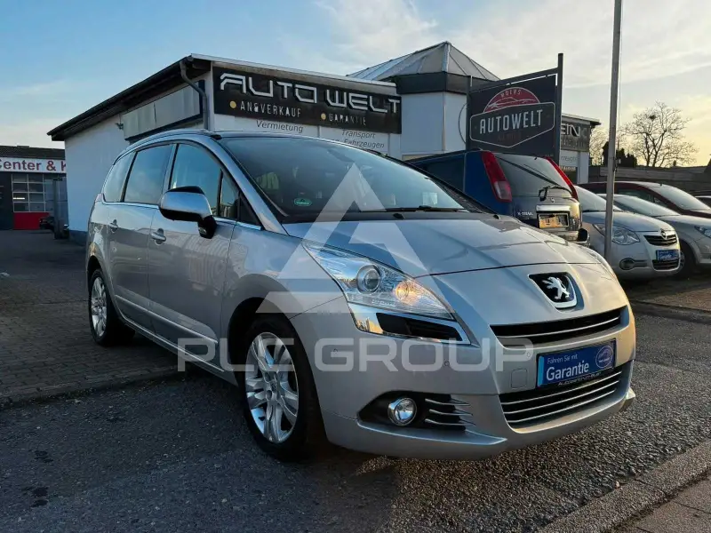 2012 Peugeot 5008