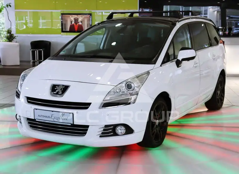2012 Peugeot 5008