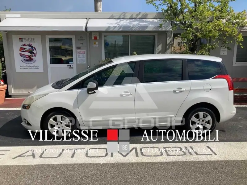 2012 Peugeot 5008
