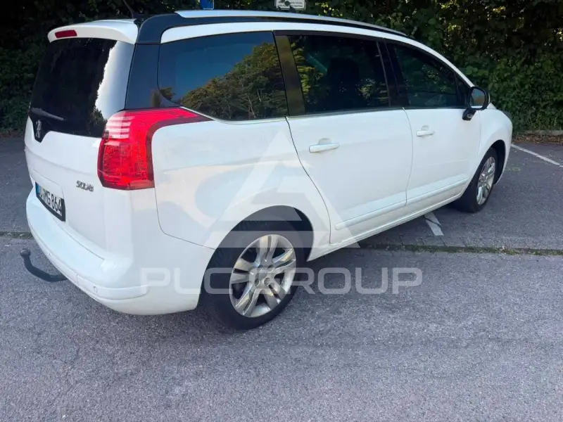 2012 Peugeot 5008