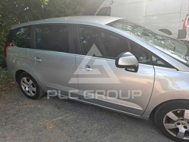 2012 Peugeot 5008