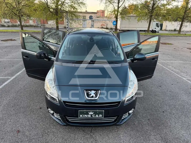 2012 Peugeot 5008