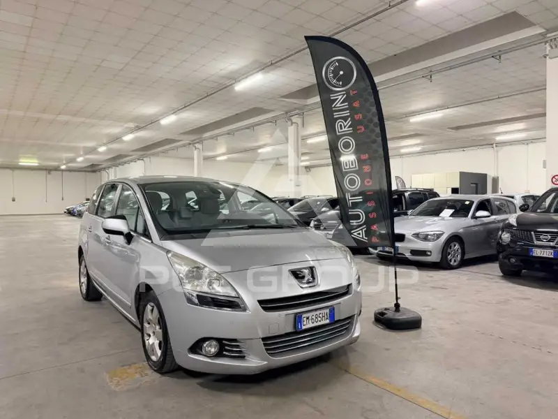 2012 Peugeot 5008