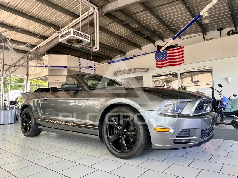 2012 Ford MUSTANG