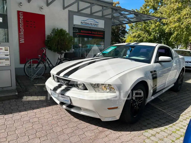 2012 Ford MUSTANG