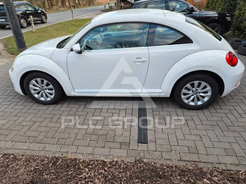 2012 Volkswagen BEETLE