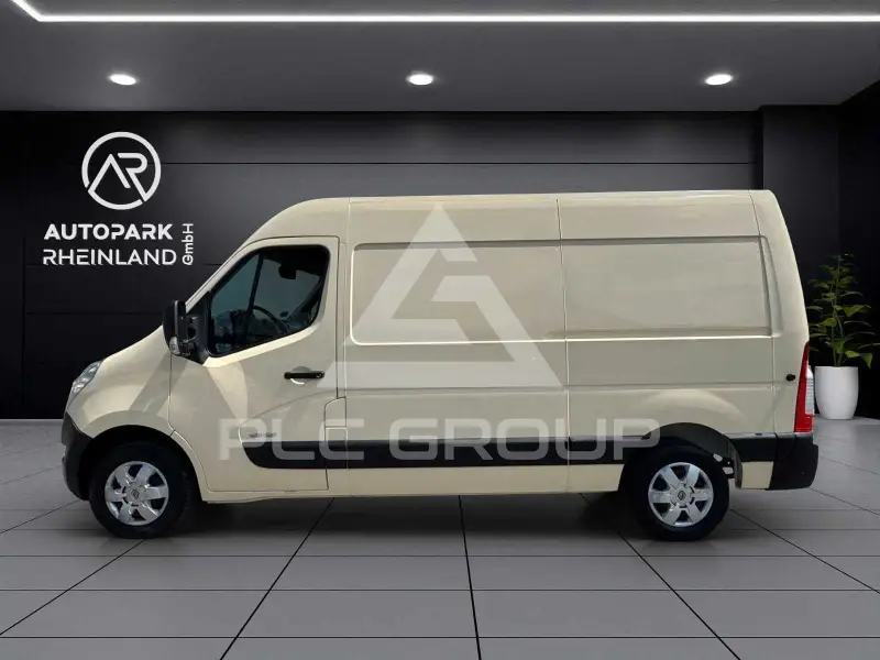 2012 Renault Master