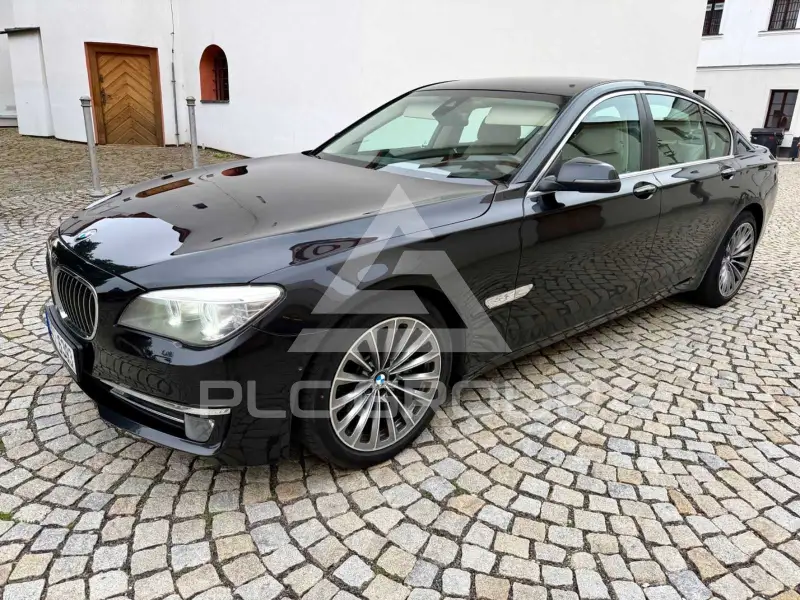 2013 BMW 740