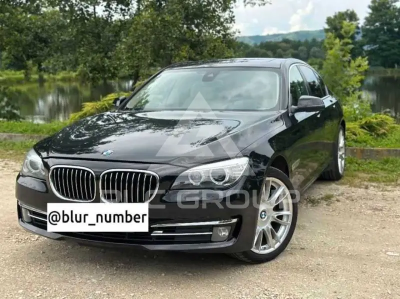 2013 BMW 740