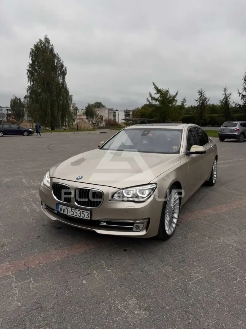 2013 BMW 750