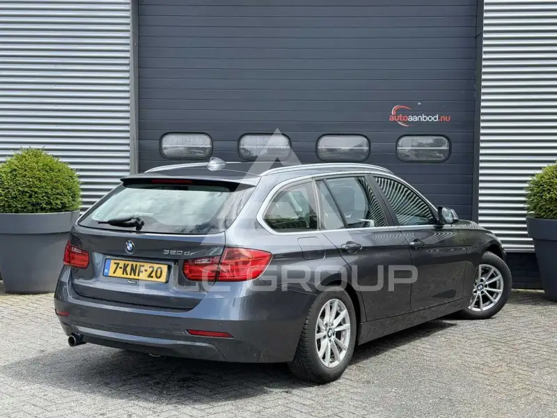 2013 BMW 320
