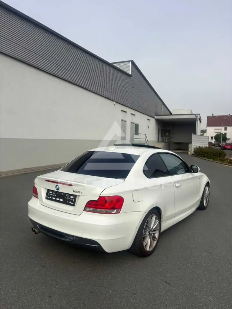 2013 BMW 128