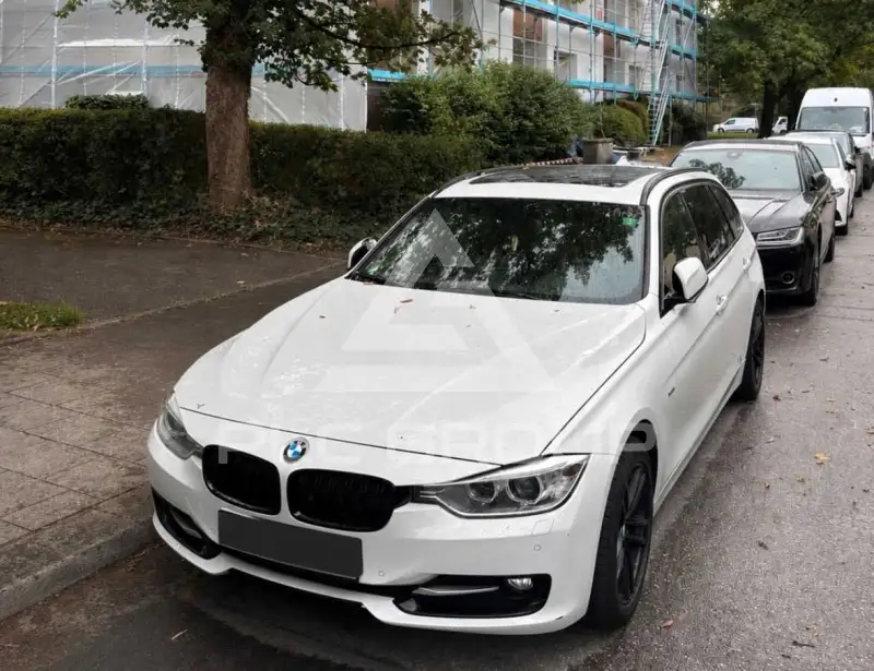2013 BMW 318