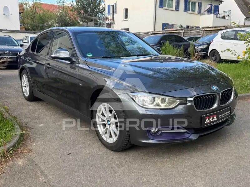 2013 BMW 318