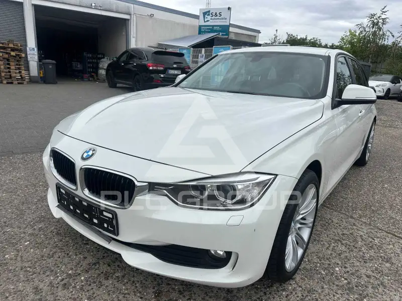 2013 BMW 318